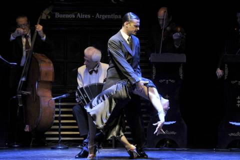 Buenos Aires Food Tour: La Ventana Dinner & Tango Show