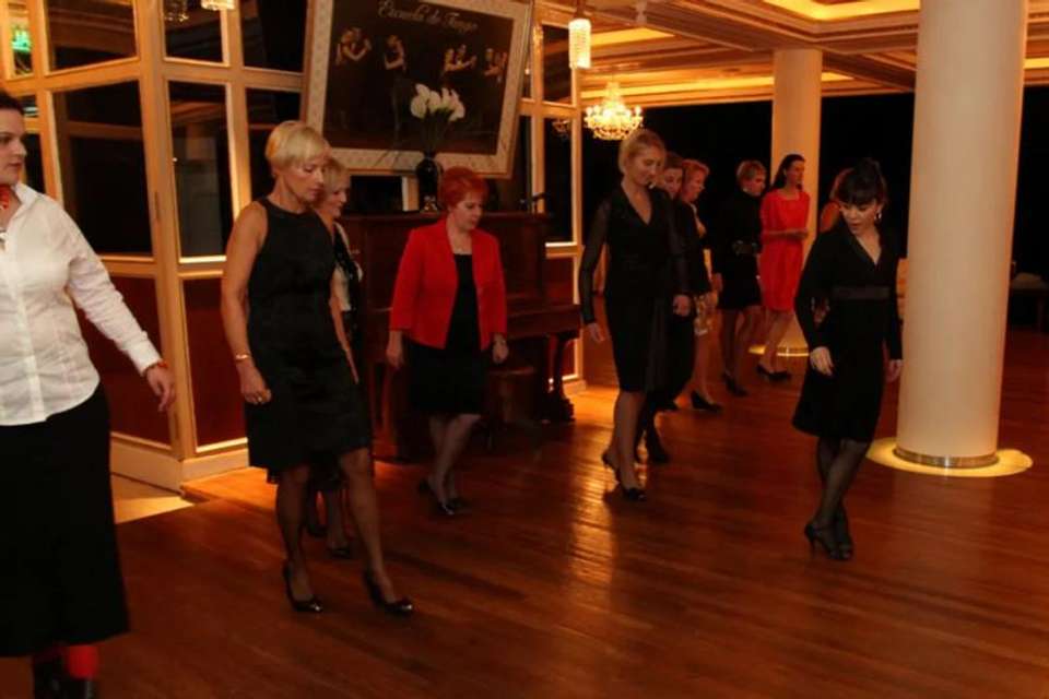 La Ventana Tango Class - Tangol Tours - Argentina - Image 4