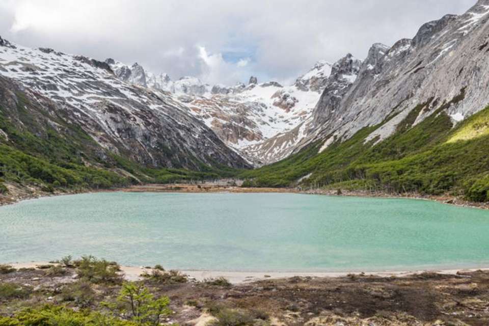 Laguna Esmeralda Trekking - Tangol Tours - Argentina - Image 4