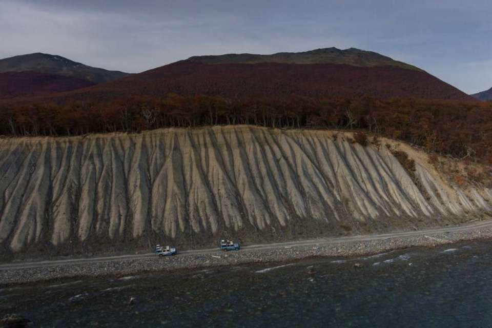 Lakes Off Road from Ushuaia - Escondido And Fagnano Lakes - Tangol Tours - Argentina - Image 4