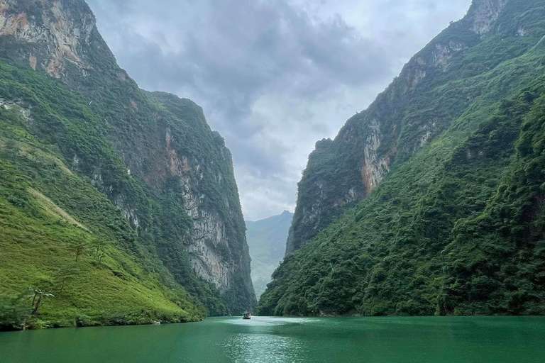 Ha Giang and Cao Bang: Vietnam's Frontier by Road Bike trip - alternative tour available