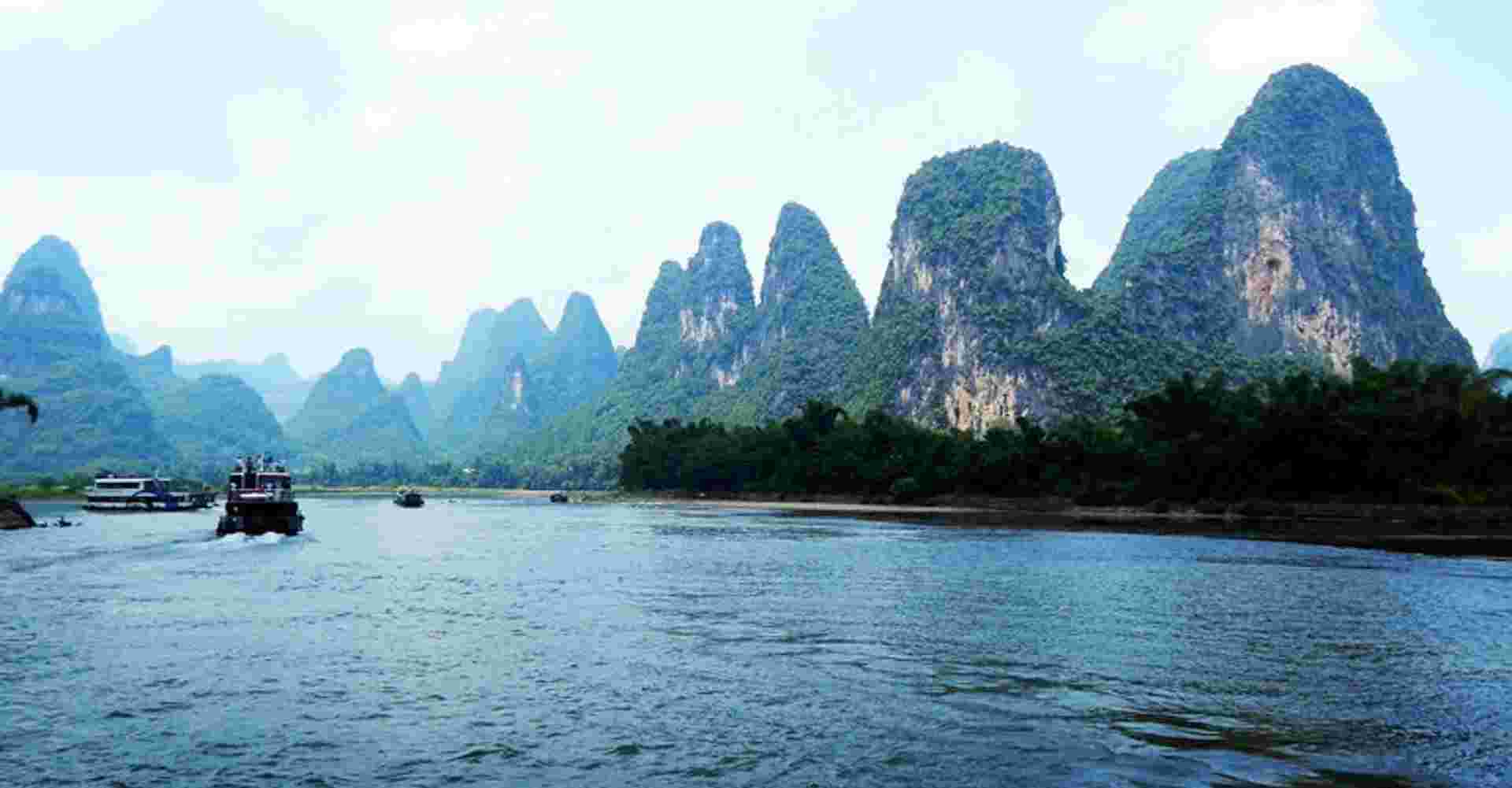 Li River Cruise to Yangshuo Coach Tour