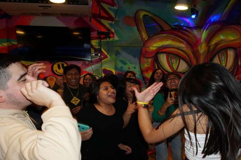 Bar Crawl Night Tour in Miraflores - Tangol Tours - Peru - Image 8