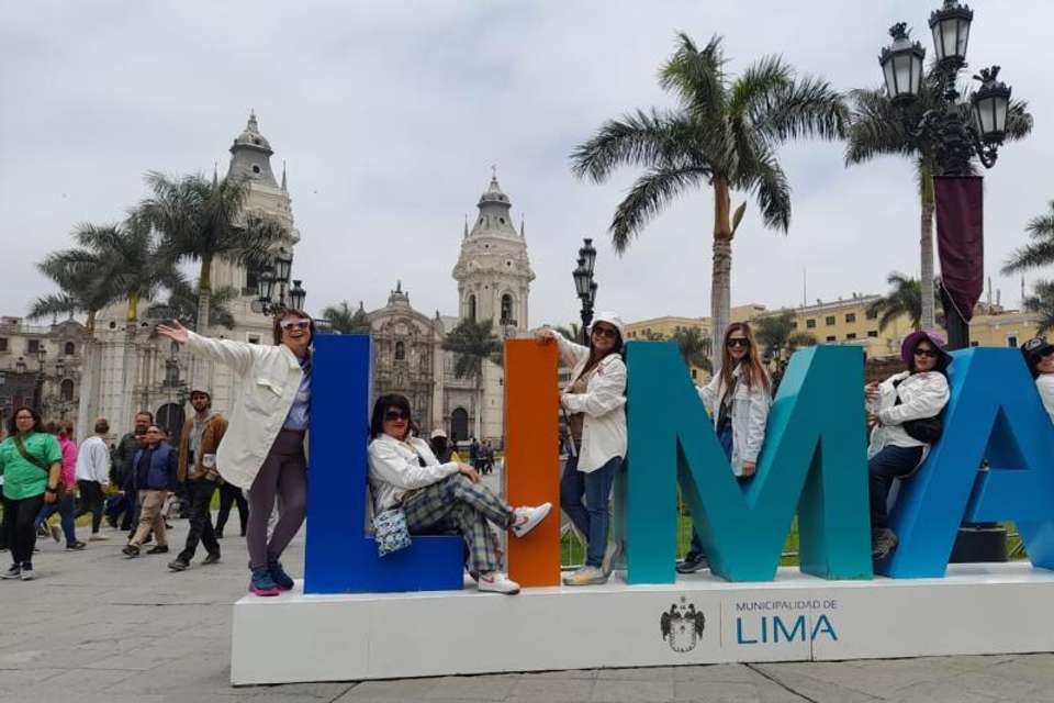 Lima Walking Tour and Catacombs - Tangol Tours - Peru - Image 10