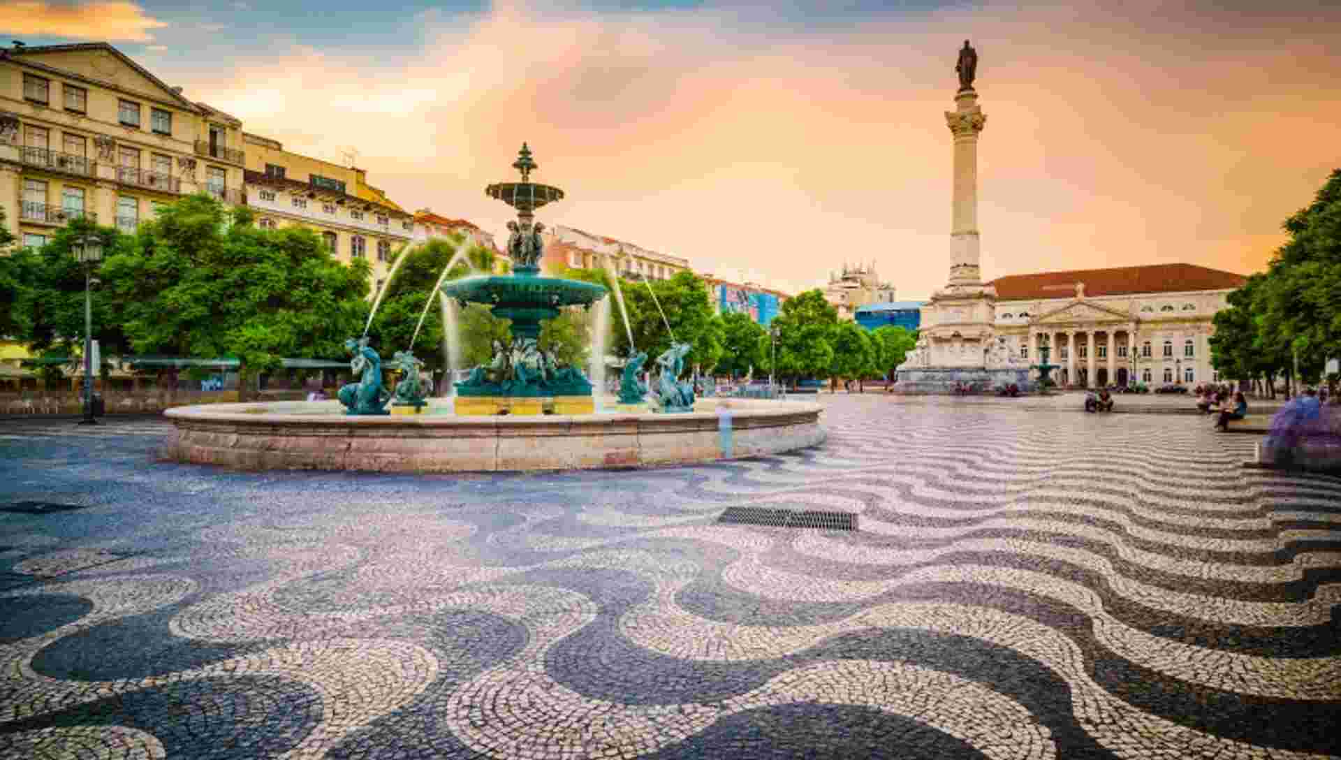 Lisbon, Porto and the Douro valley (Portugal) and Salamanca (Spain) (port-to-port cruise)