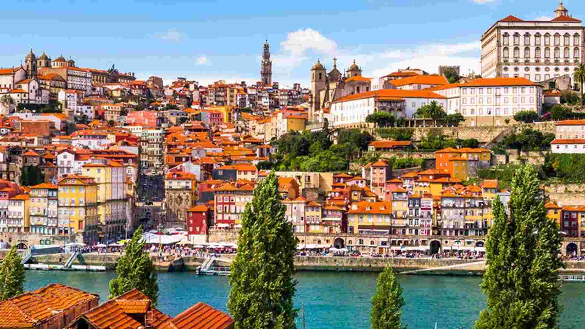 Lisbon, Porto and the Douro valley (Portugal) and Salamanca (Spain) (port-to-port cruise)
