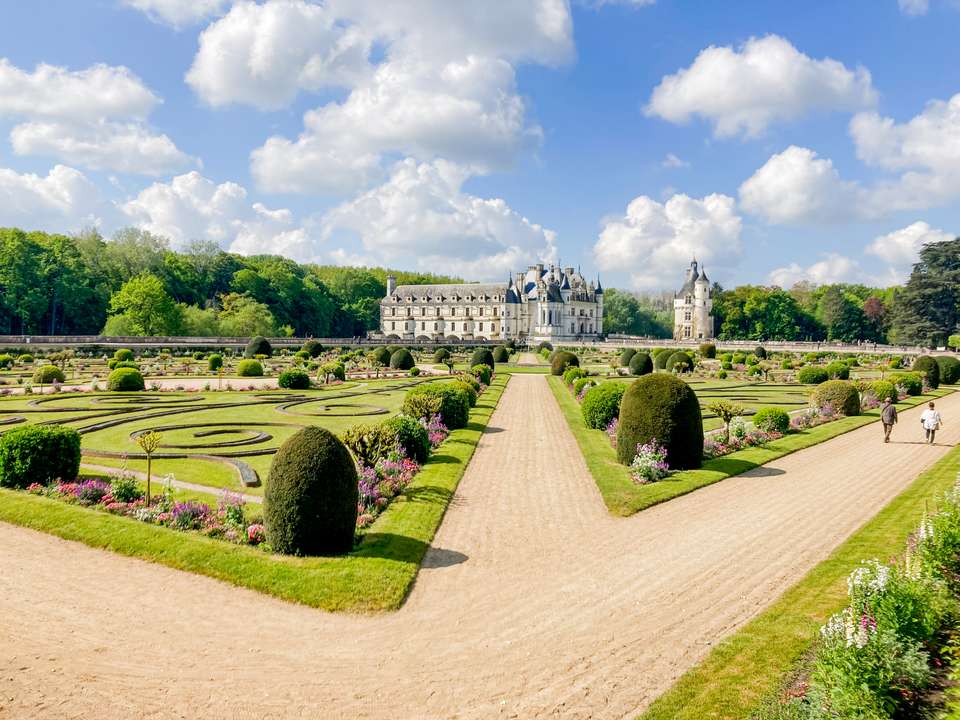 Loire Valley: Walks, Wine & Chateaux - undefined - Image 6