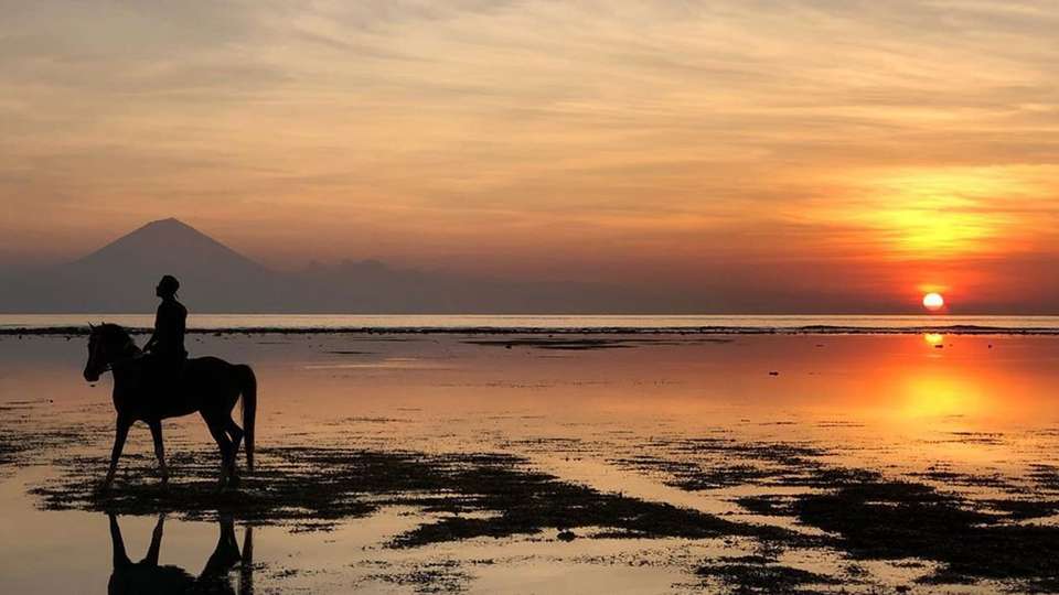 Lombok & Gili Adventure: Culture, Peaks & Paradise - G Adventures - Indonesia - Image 3