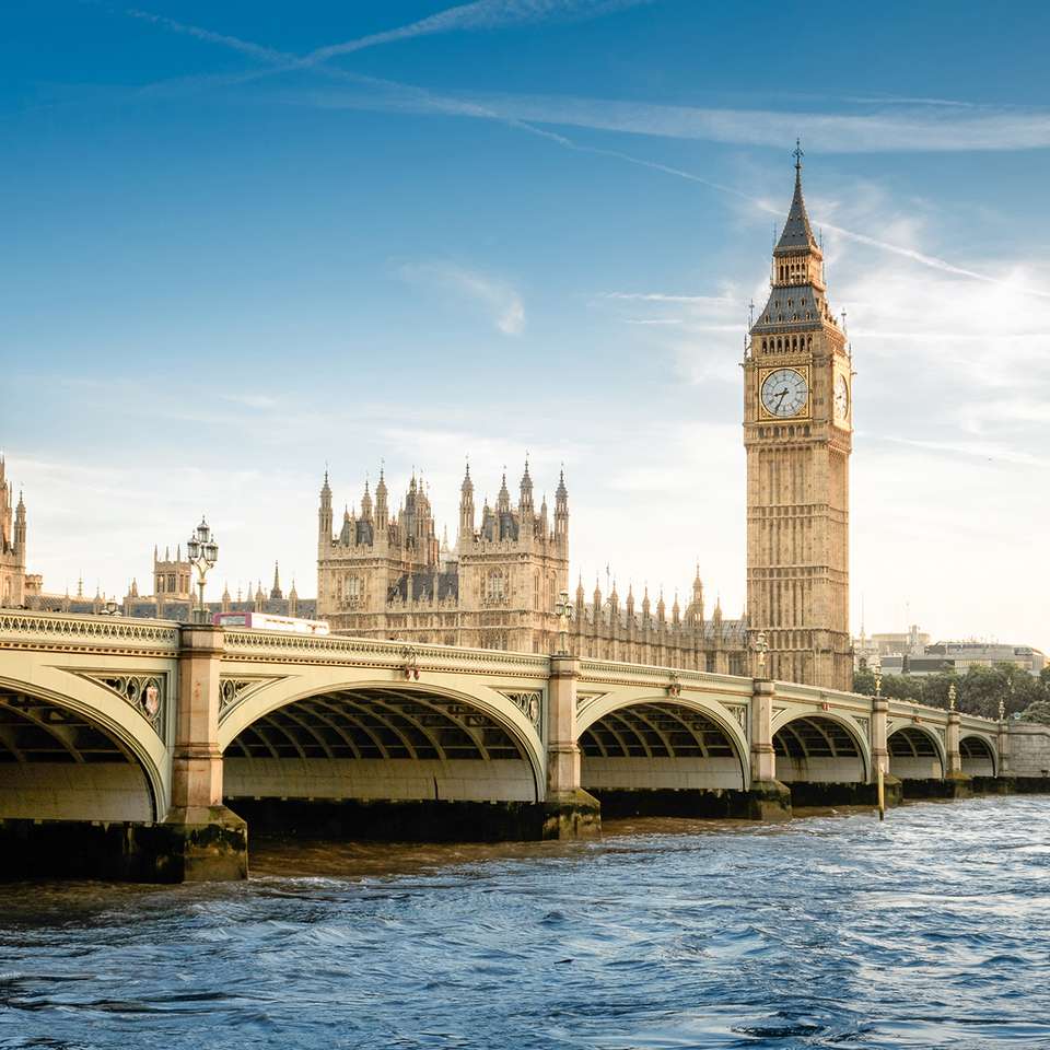 London Explorer - Contiki - England - Image 5