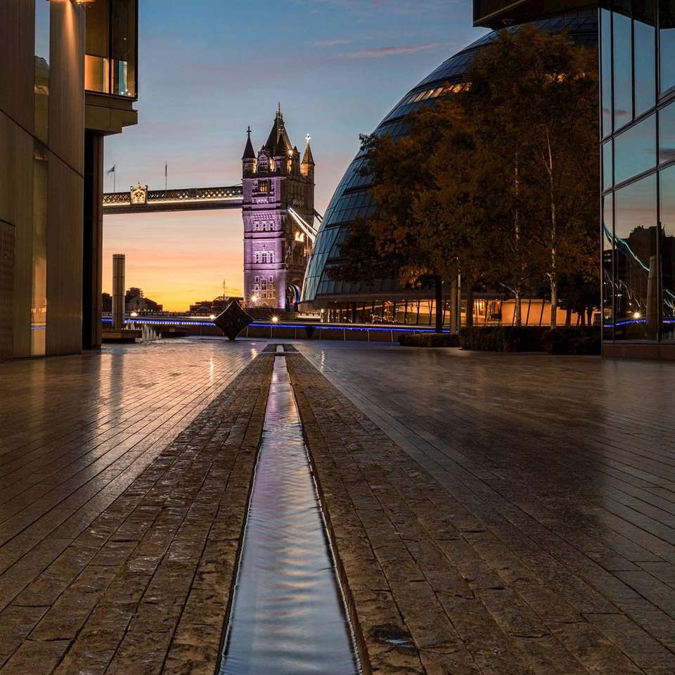 London Explorer - Trafalgar - England - Image 6