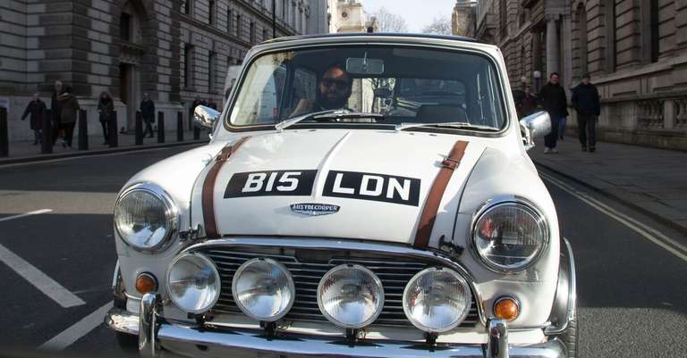 London Landmarks in a British Classic Car - 1 hour