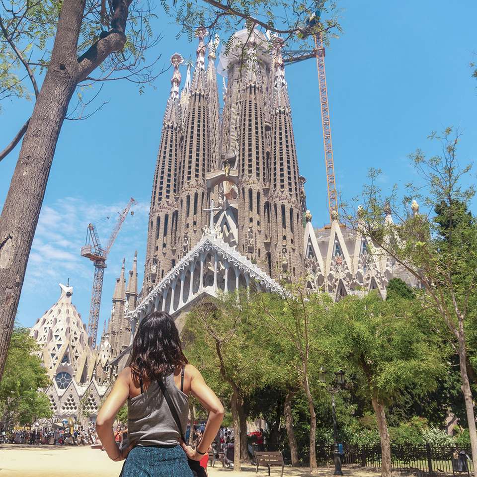 London to Barcelona Quest - Contiki - France - Image 6