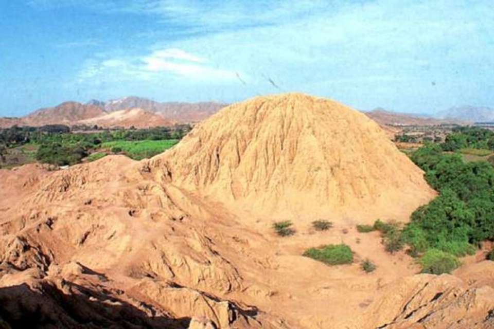 Lord of Sipan Tomb & Site Museum Day Tour in Chiclayo - Tangol Tours - Peru - Image 2