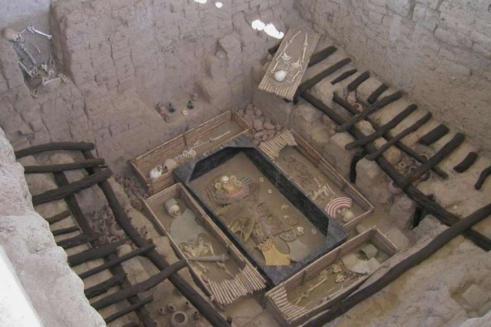 Lord of Sipan Tomb & Site Museum Day Tour in Chiclayo - Tangol Tours - Peru - Image 4