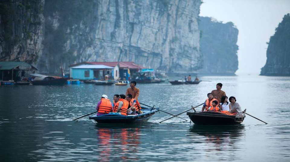 Luxury cruise to Bai Tu Long Bay 1 night - Phu Quoc Island Explorer - Vietnam - Image 5