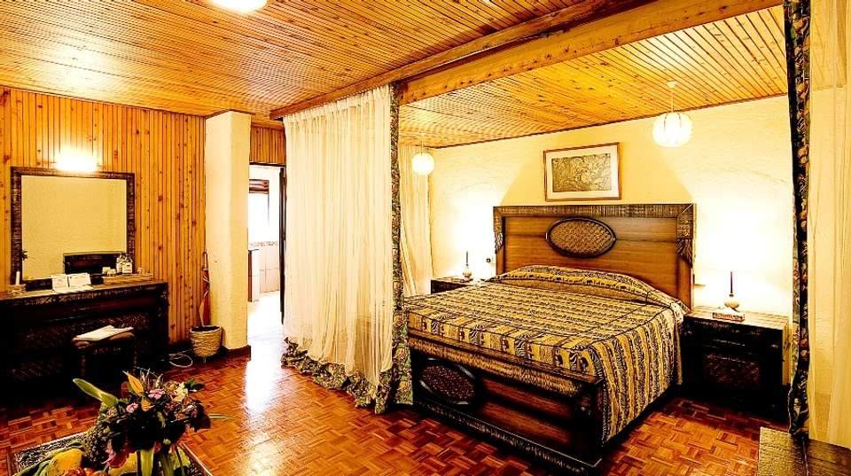 Maasai Mara Luxurious Lodge Safari: Three Days - Gracepatt Ecotours Kenya - Kenya - Image 2