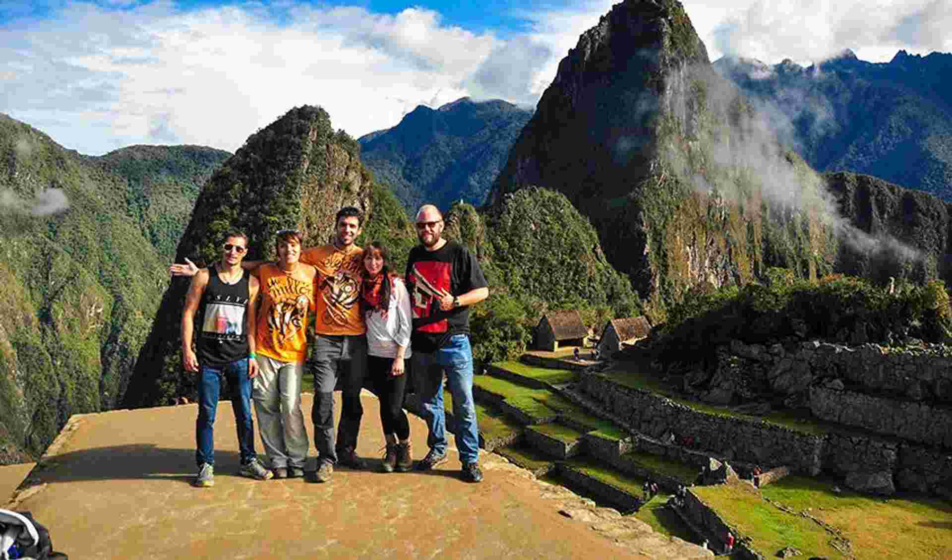 Machu Picchu by Car Backpacker Experience 2D/1N (Return by Train)