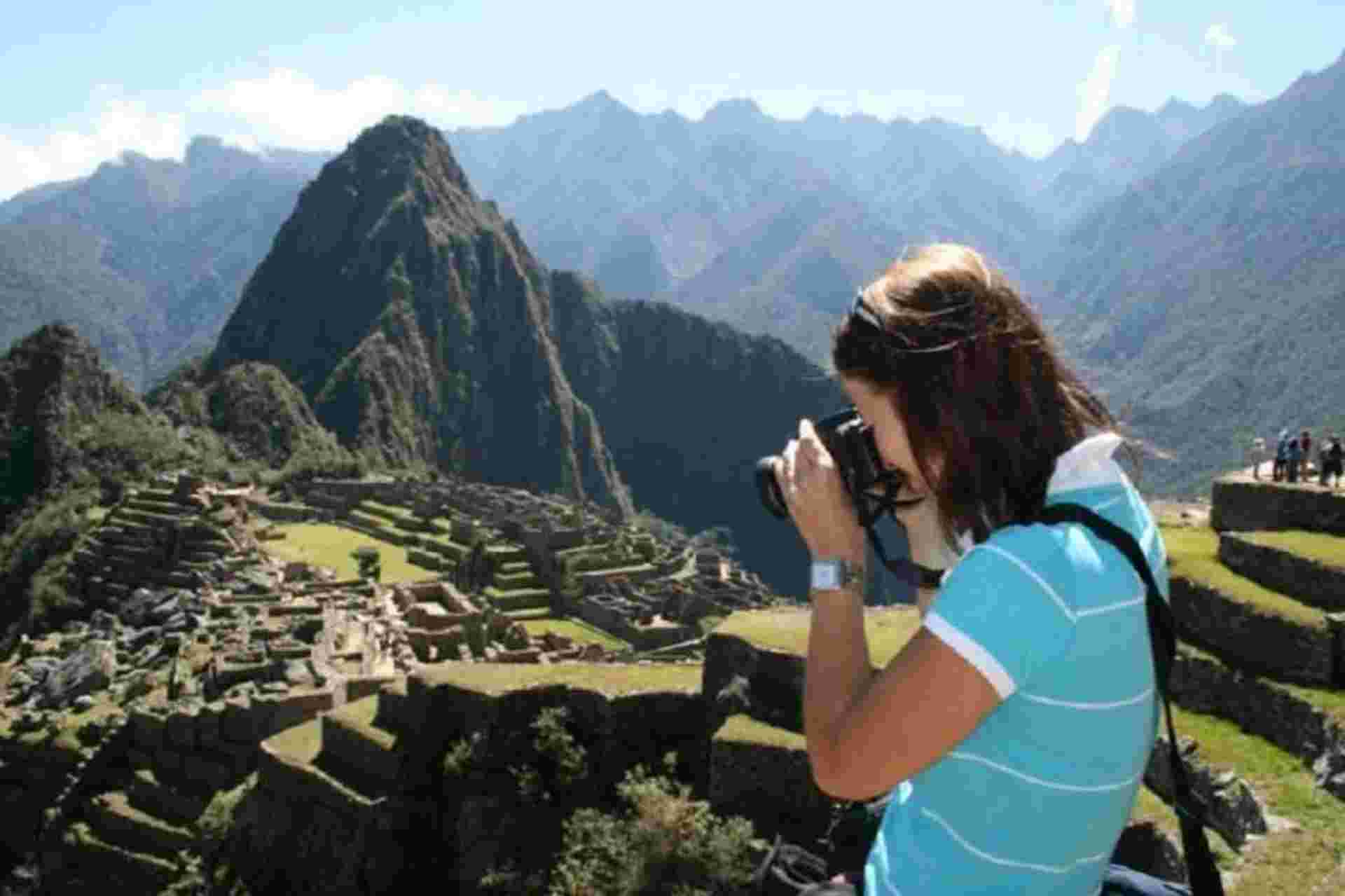 Machu Picchu Full Day Tour from Ollantaytambo - Train Expedition or The Voyager