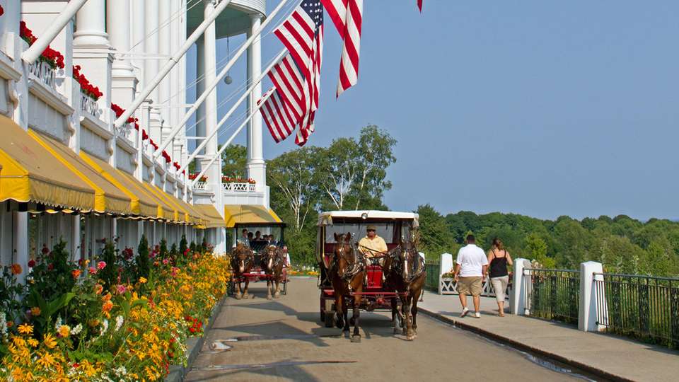 Mackinac Island featuring the Tulip Time Festival - Collette Tours - USA