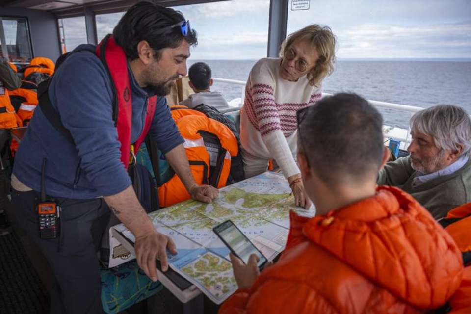 Magdalena Island Penguin Watching VIP Tour from Punta Arenas - Tangol Tours - Chile - Image 8