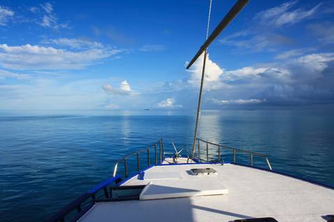 Cruise Tour: Maldives Dhoni Cruise