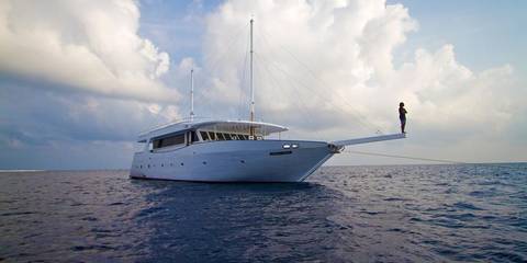 Cruise Tour: Maldives Dhoni Explorer