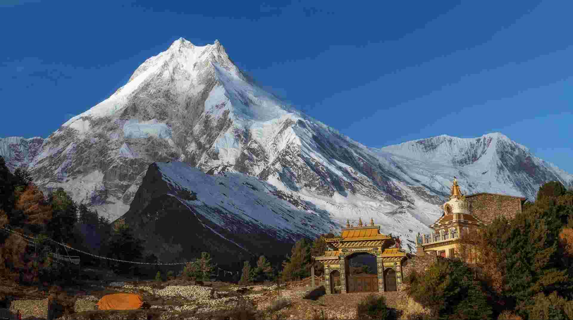  Manaslu Circuit Trek: 13 Days