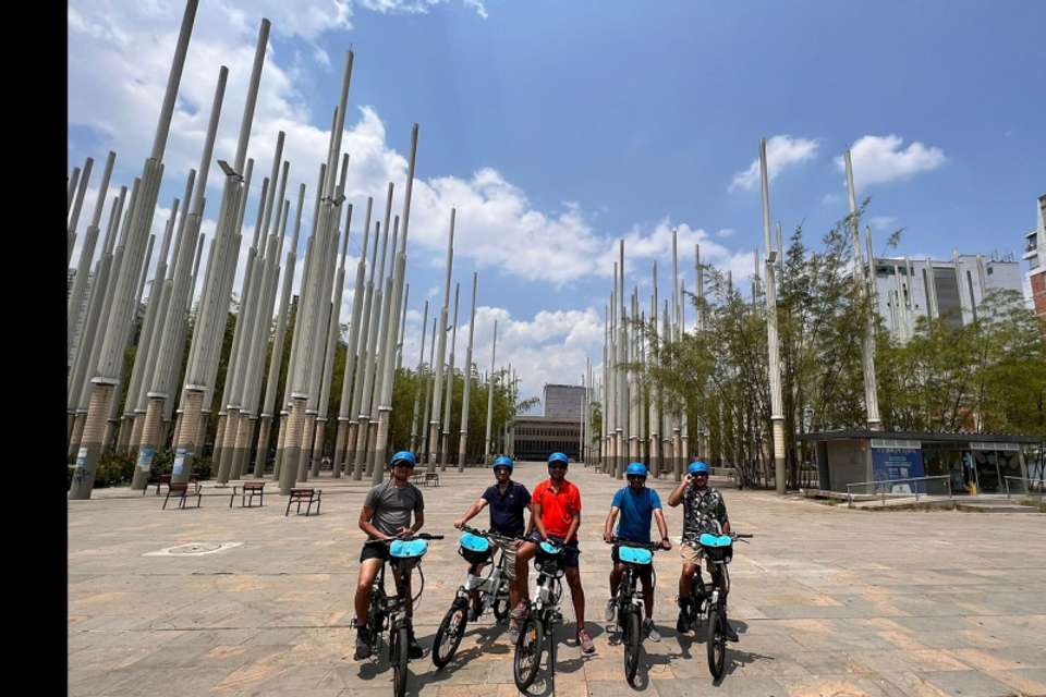 Medellín Bike Tour: Explore the City’s Best Spots - undefined - Image 2