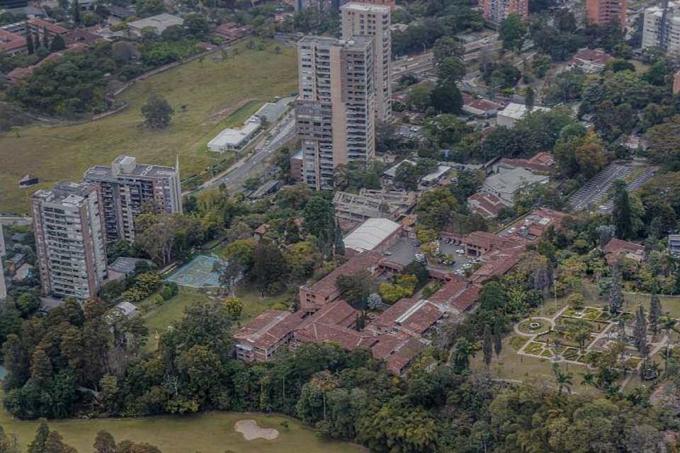 Medellín Helicopter Ride: Soar Above the City - undefined - Image 5
