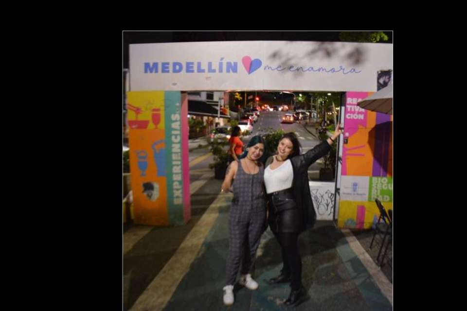 Medellin Night Tour - Tangol Tours - Colombia - Image 5
