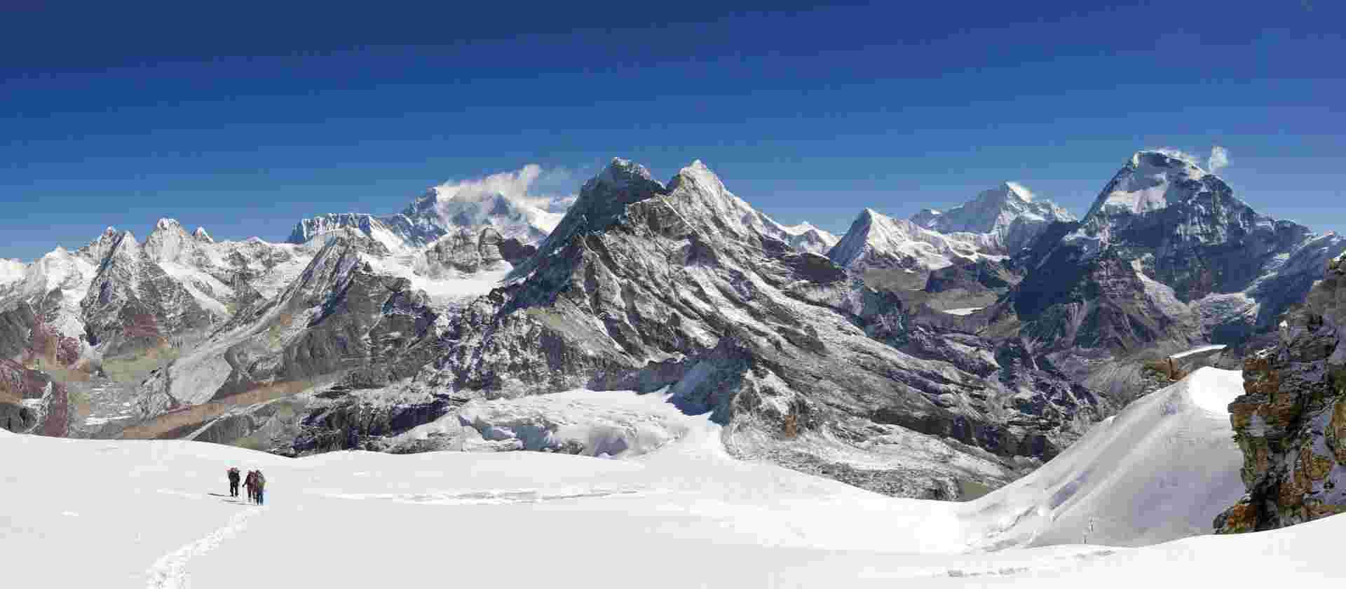 Mera & Island Peak via Amphu Labsta
