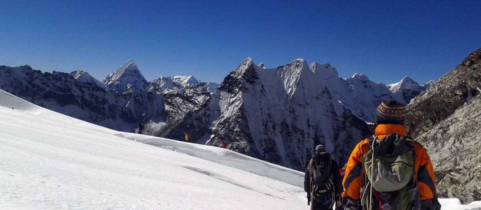 Mera & Island Peak via Amphu Labsta - World Expeditions - Nepal