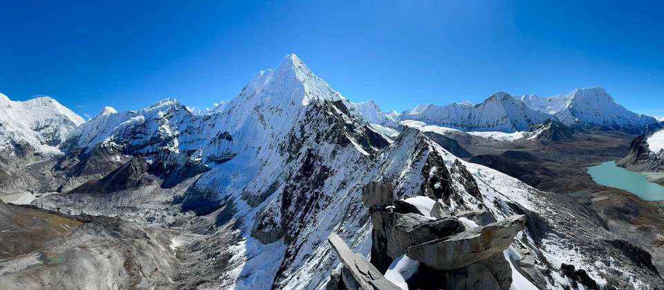 Mera & Island Peak via Amphu Labsta - World Expeditions - Nepal