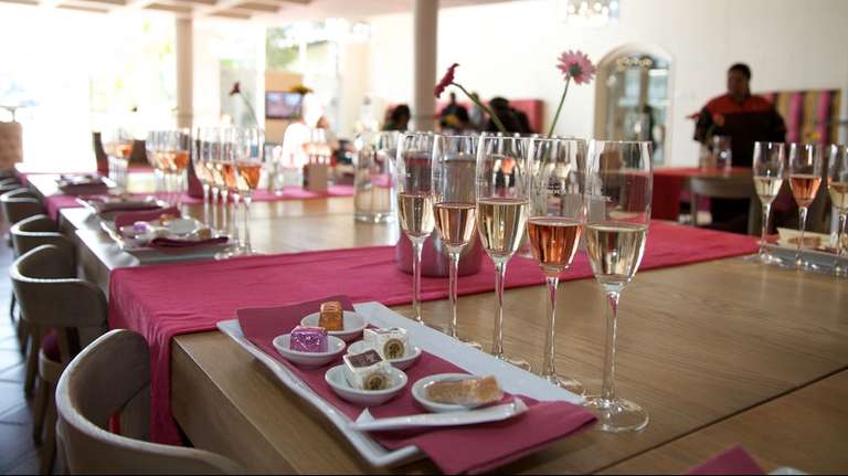 Methode Cap Classique, Chocolate and Wine Tasting trip - alternative tour available