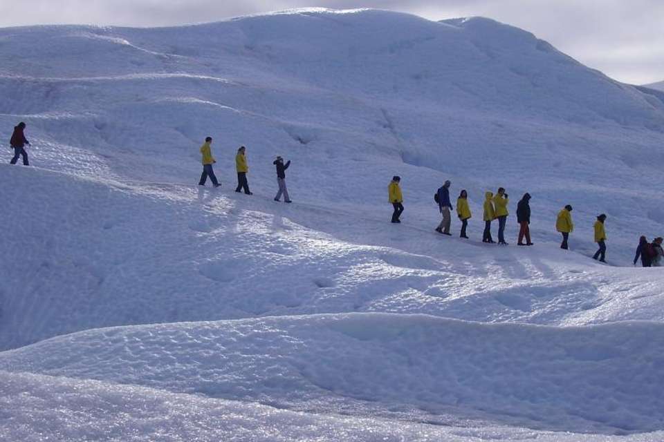 Mini Trekking at Perito Moreno Glacier with Boat Ride - Tangol Tours - Argentina - Image 6