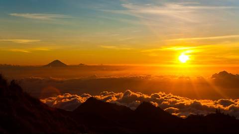 Indonesia Guided And Escorted Tours: Mount Batur Sunrise Hike