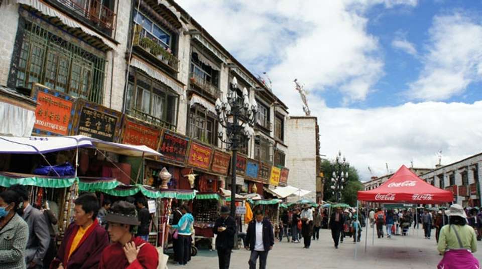 Mount Everest Base Camp from Lhasa: 8-Day Group Tour - undefined - Image 3