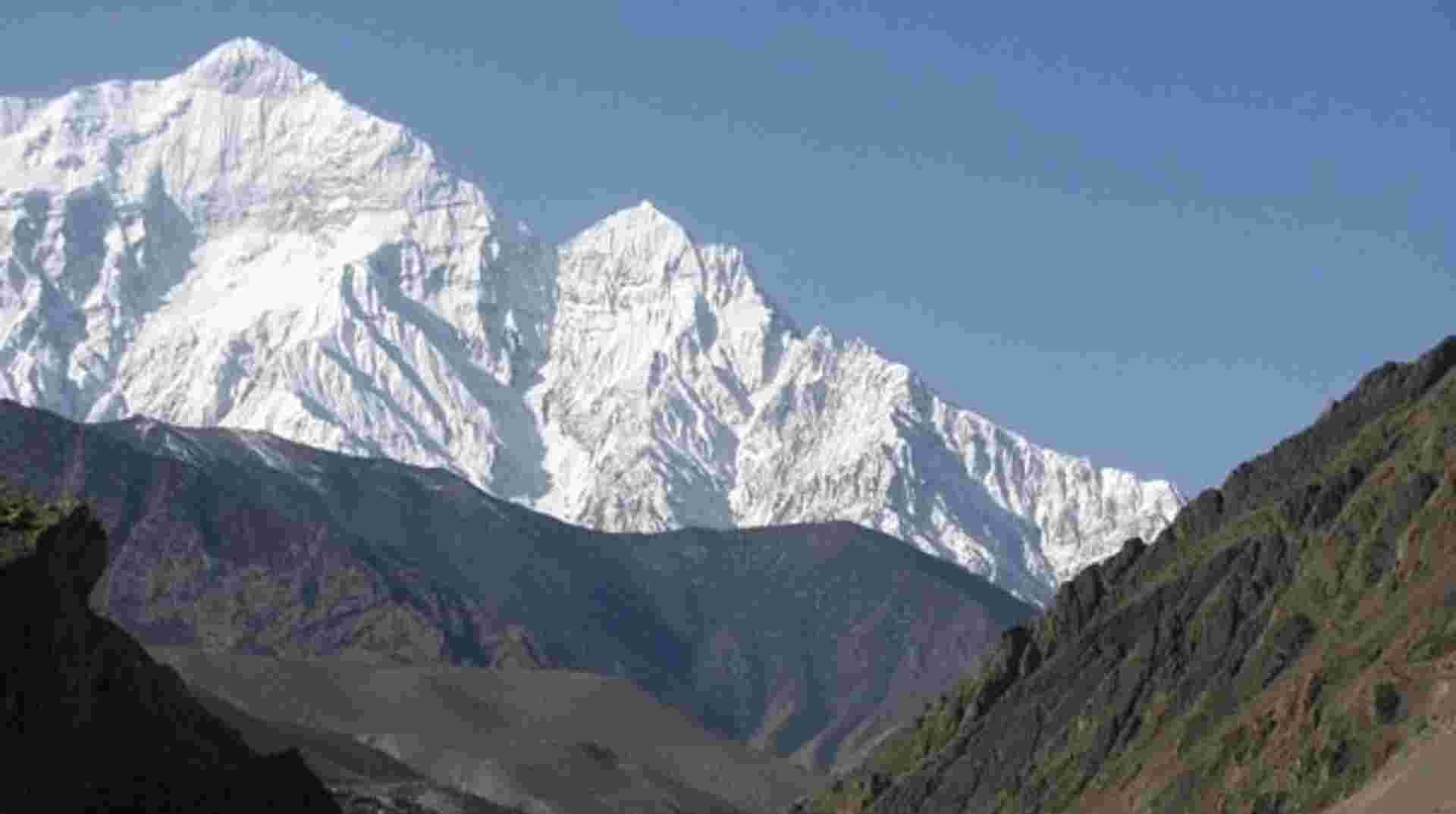 Mustang and High Passes Trek
