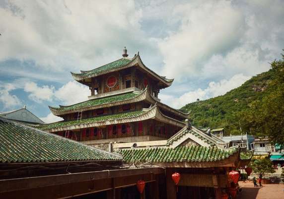 Image 4 of 14