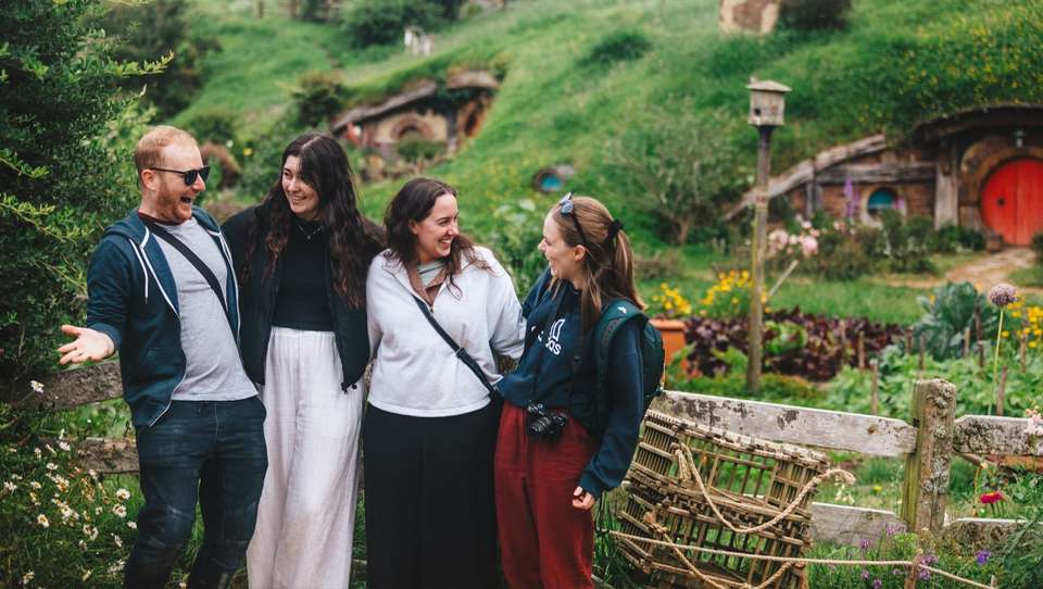 New Zealand North Island: Haka & Hot Springs - Topdeck - New Zealand