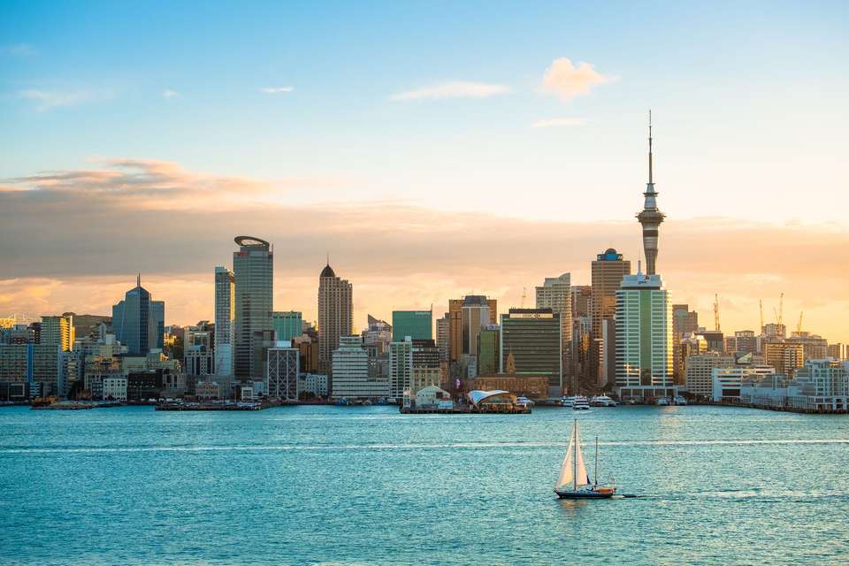 New Zealand: Sun and Steam - Contiki - New Zealand - Image 4