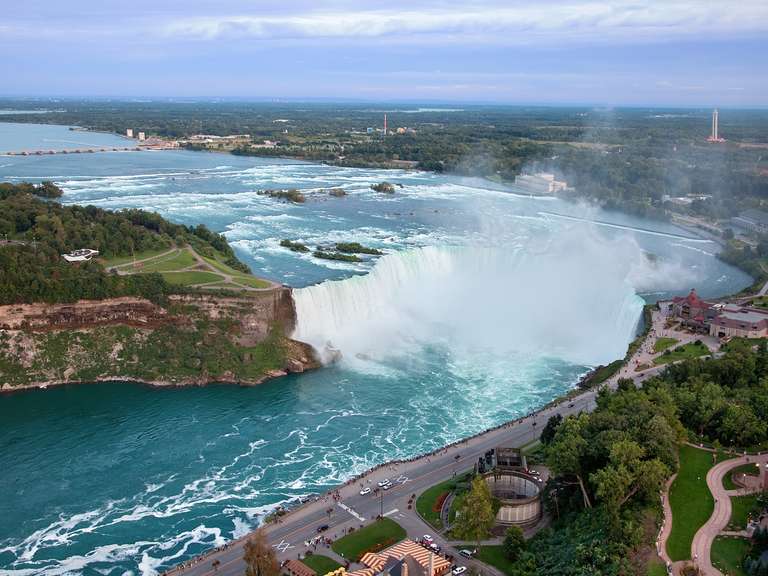 Niagara Falls & Toronto From NYC - 3 days trip - alternative tour available