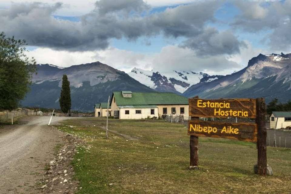 Nibepo Aike Ranch with Horse Riding from El Calafate - Tangol Tours - Argentina - Image 2