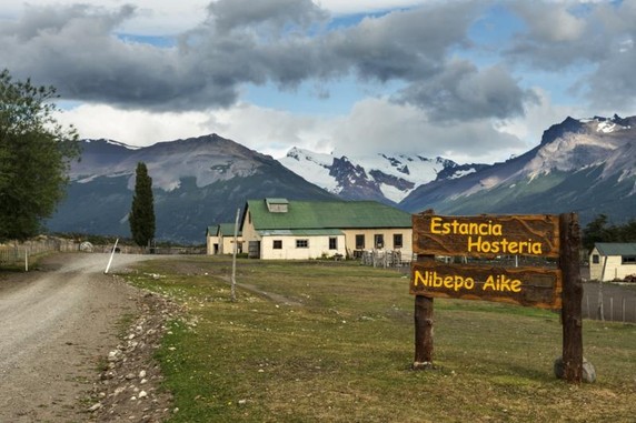 Image 2 of 6