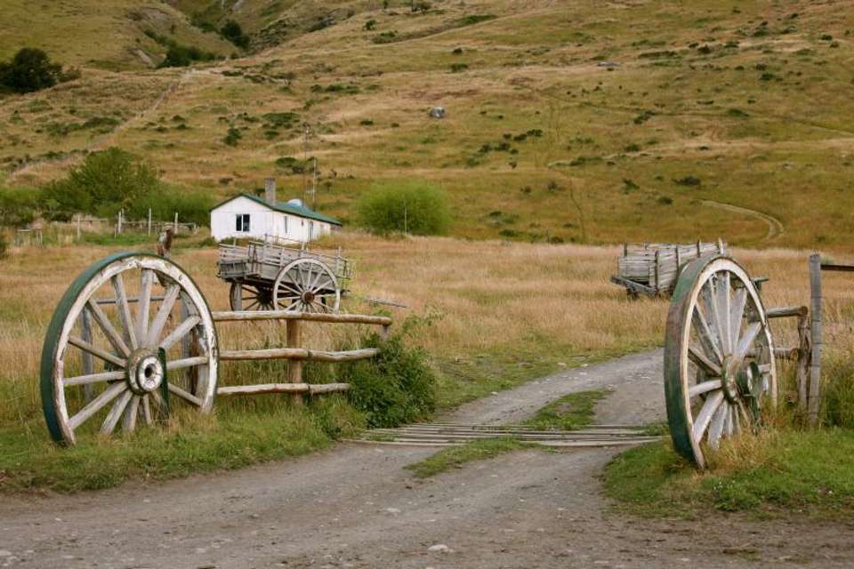 Nibepo Aike Ranch with Horse Riding from El Calafate - Tangol Tours - Argentina - Image 3
