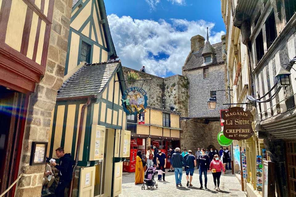 Normandy, Mont Saint-Michel & Loire Journey - 3 days - undefined - Image 9
