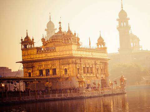 India Explorer Tour: North India: Delhi, Dharamshala & The Golden Temple