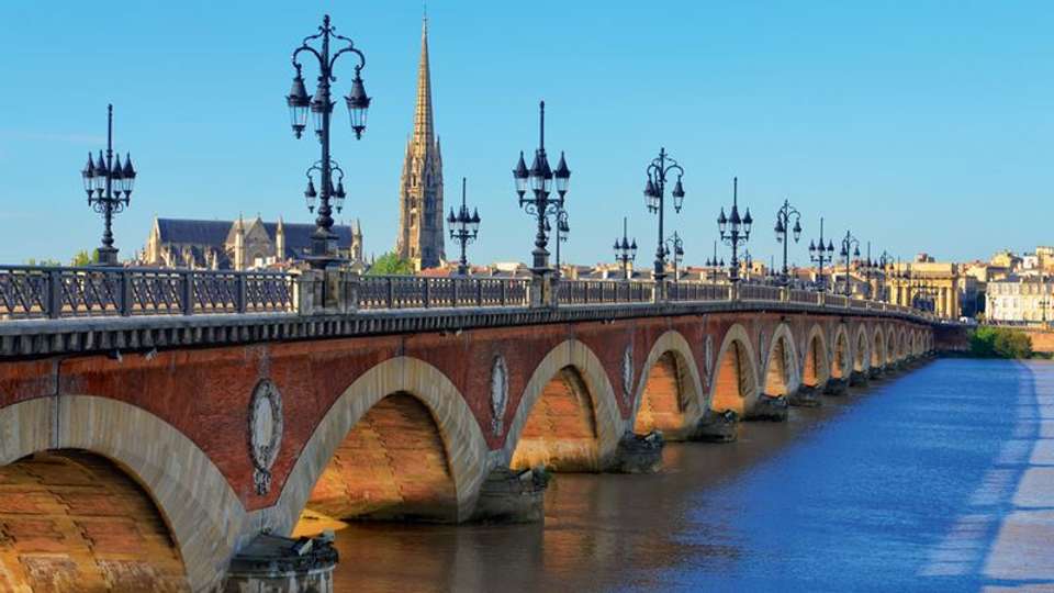Oenological cruise: At the heart of a prestigious wine region (port-to-port cruise) - Tweet World Travel - France - Image 3