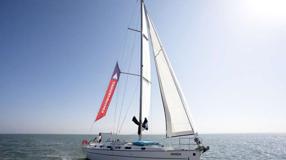 One Hour Christ Tour - Taguscruises Boat Tours & Yacht Charters - Portugal - Image 1