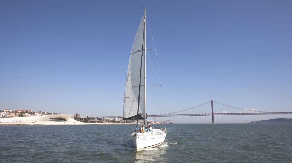 One Hour Christ Tour - Taguscruises Boat Tours & Yacht Charters - Portugal - Image 3
